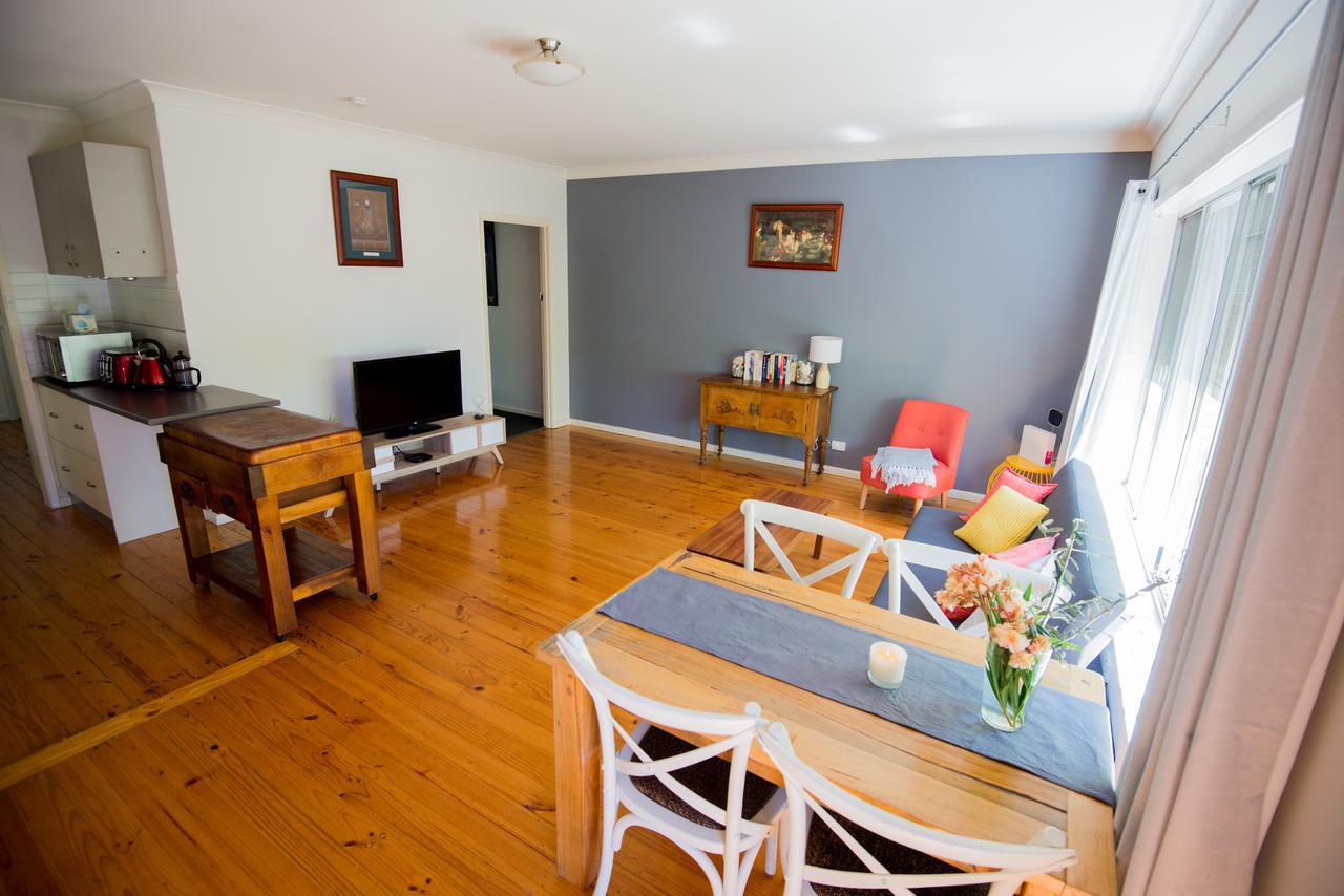 White Hills VIC Hotel QLD