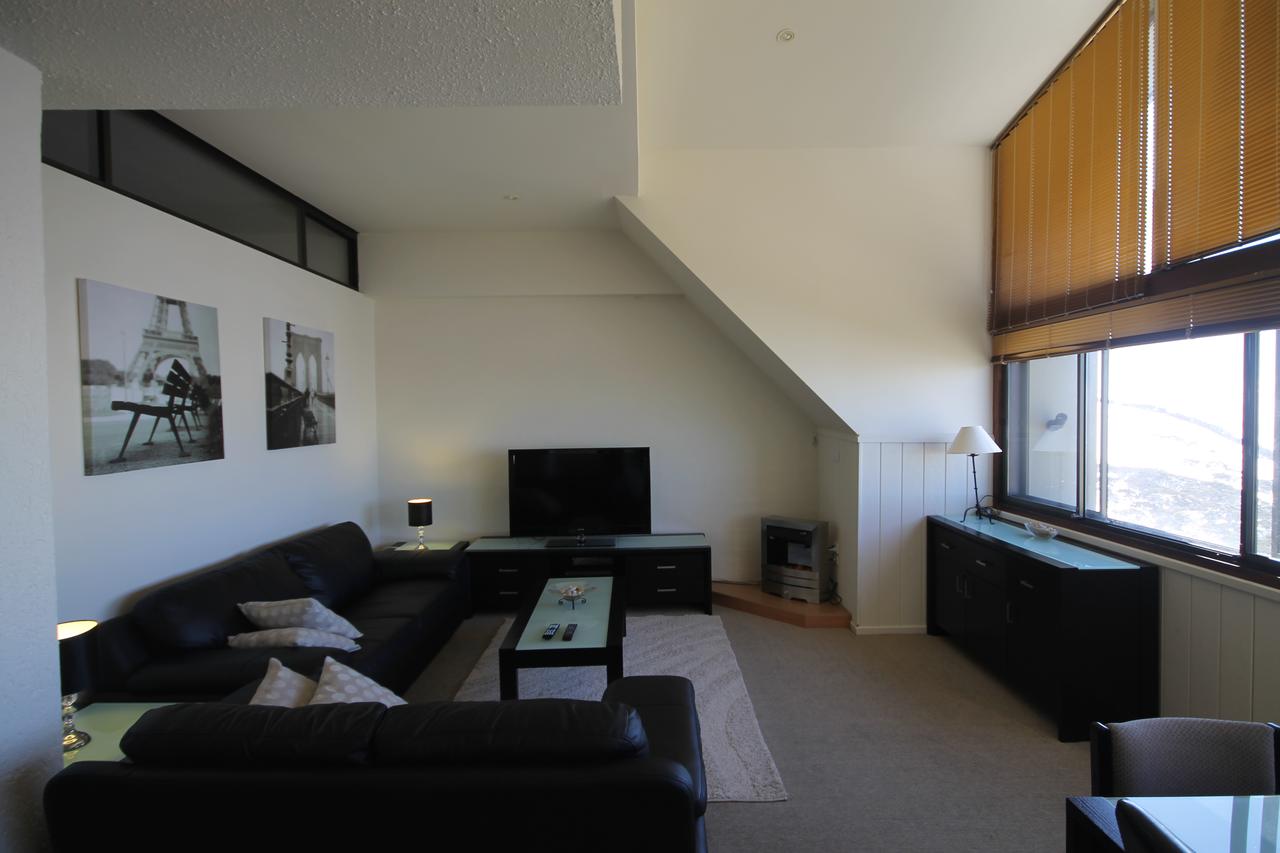 Hotham Heights VIC Hotel QLD