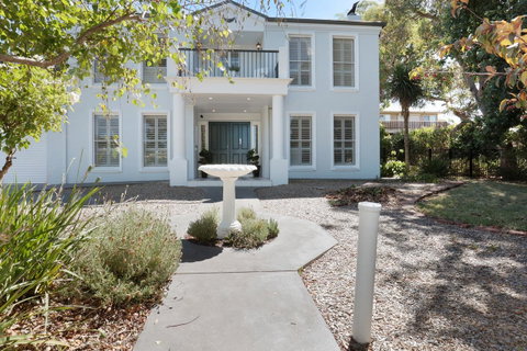 Sandymount - Hotel QLD 1