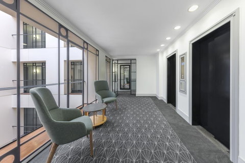 The Savoy Hotel On Little Collins Melbourne - Hotel QLD 10