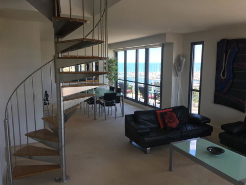 Geelong Waterfront Penthouse Apartment - Hotel QLD 4