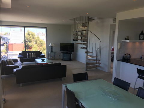 Geelong Waterfront Penthouse Apartment - Hotel QLD 10