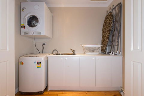 Lovely 5BR Full House In Glen Waverley, Walk To Train, Bus & Shops - Hotel QLD 12