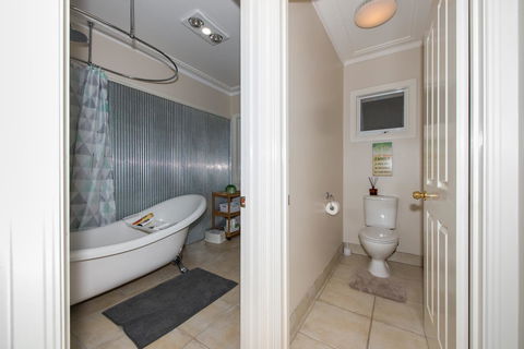 Lovely 5BR Full House In Glen Waverley, Walk To Train, Bus & Shops - Hotel QLD 11