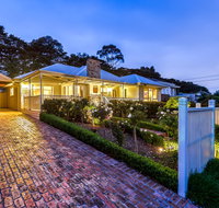 Lovely 5BR full house in Glen Waverley walk to train bus  shops - Hotel QLD
