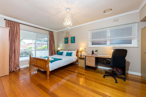 Lovely 5BR Full House In Glen Waverley, Walk To Train, Bus & Shops - Hotel QLD 10
