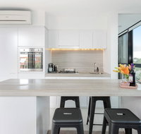 Modern Apartment in the heart of St Kilda - Hotel QLD