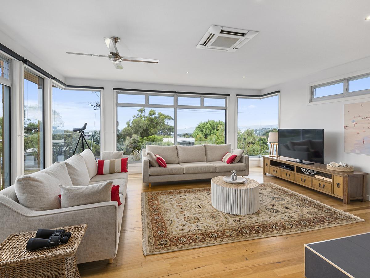 Aireys Inlet VIC Hotel QLD