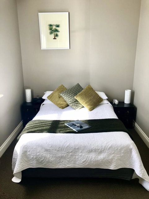 Athelstane House - Hotel QLD 6