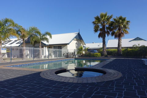 Torquay Tropicana Motel - Hotel QLD 4