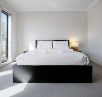 Point Cook Home with a Lovely View in Salt Water - Hotel QLD