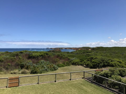 Sunsets On Martyrs Luxury Coastal Beach House Peterborough - Hotel QLD 22