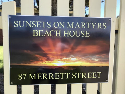 Sunsets On Martyrs Luxury Coastal Beach House Peterborough - Hotel QLD 21
