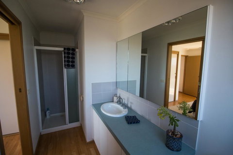 Sunsets On Martyrs Luxury Coastal Beach House Peterborough - Hotel QLD 18