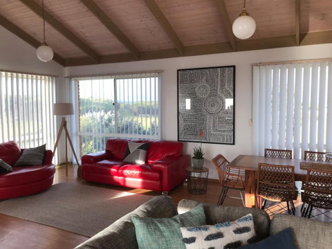 Sunsets On Martyrs Luxury Coastal Beach House Peterborough - Hotel QLD 11