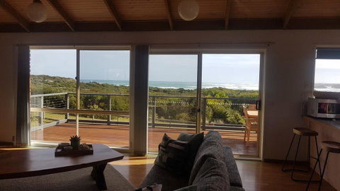 Sunsets On Martyrs Luxury Coastal Beach House Peterborough - Hotel QLD 6