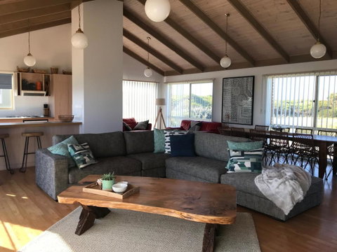 Sunsets On Martyrs Luxury Coastal Beach House Peterborough - Hotel QLD 13