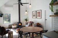 Book Daylesford Accommodation Vacations Hotel QLD Hotel QLD