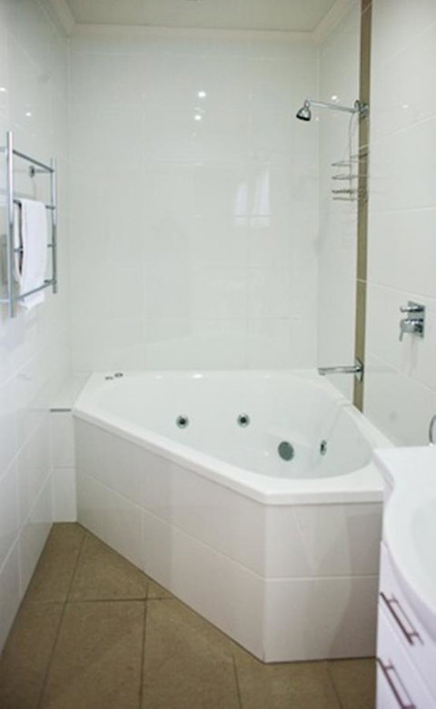 Coachman Motel And Holiday Units - Hotel QLD 3