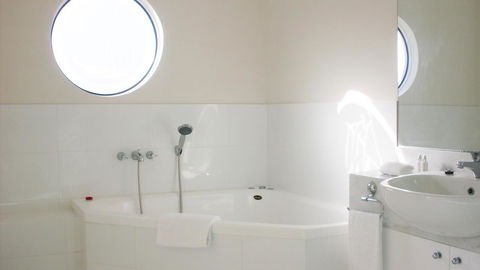 Tintagel - Hotel QLD 4