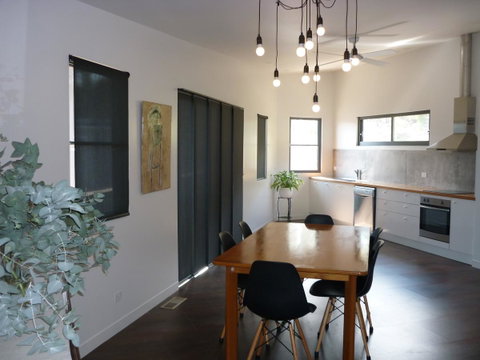 Saje\'s House & Pod - Hotel QLD 3