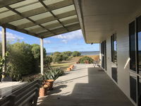 Book Eagle Point Accommodation Vacations Hotel QLD Hotel QLD