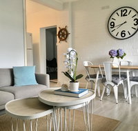 The Wheelhouse - 2BR Waterfront Apt in town - Hotel QLD