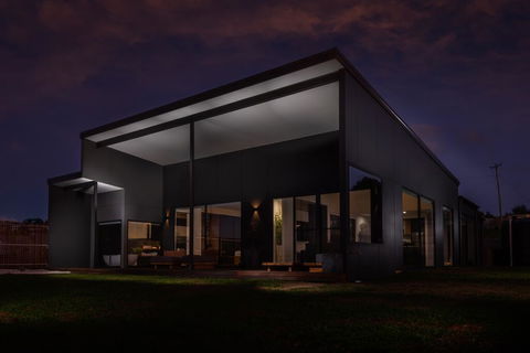 The Cove Tasmania - Hotel QLD 0