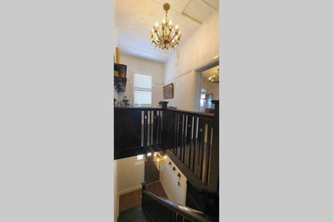 The Dewhurst - Sophisticated Entire CBD Apartment - Hotel QLD 2