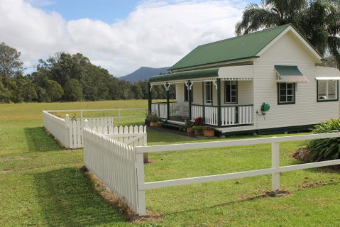 The Dollhouse Cottage - Hotel QLD 2