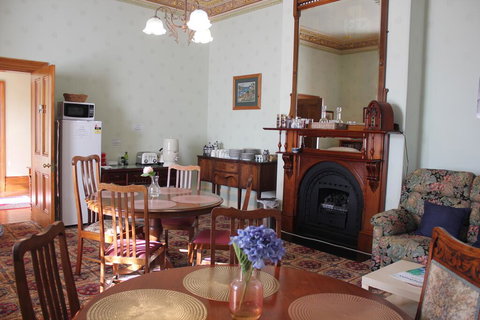 The Dragonfly North West - Hotel QLD 3