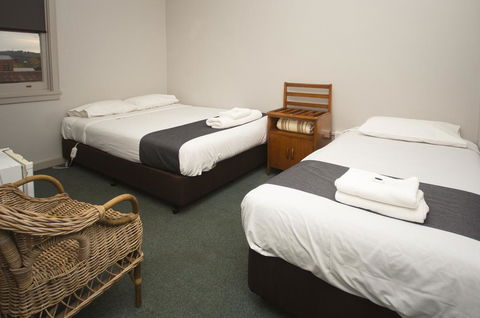 The George Hotel - Hotel QLD 2