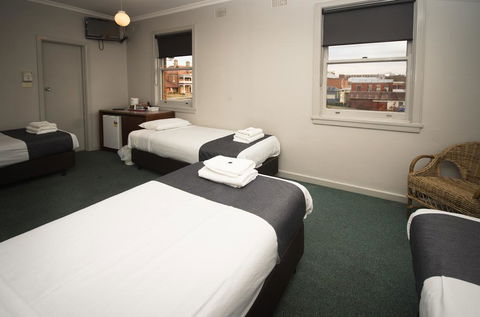 The George Hotel - Hotel QLD 1