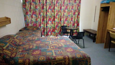 The Islands Inn Motel - Hotel QLD 1