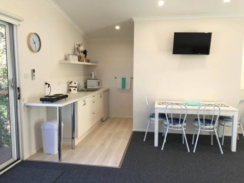The Lake Guesthouse - Hotel QLD 1