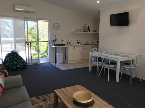 The Lake Guesthouse - Hotel QLD 2