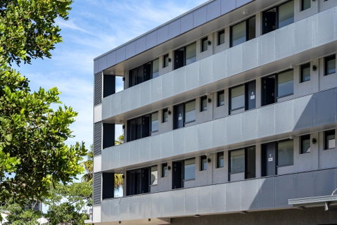 The Mid Pacific - Hotel QLD 1