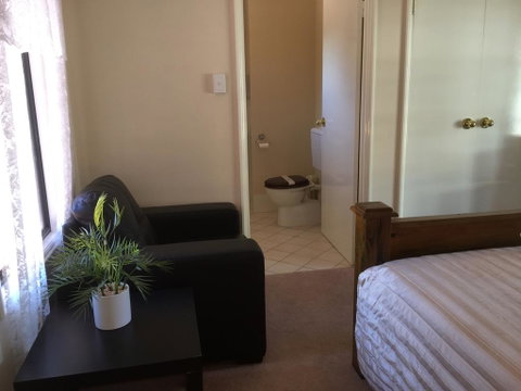 The Nosh & Nod - Howick Street - Hotel QLD 2