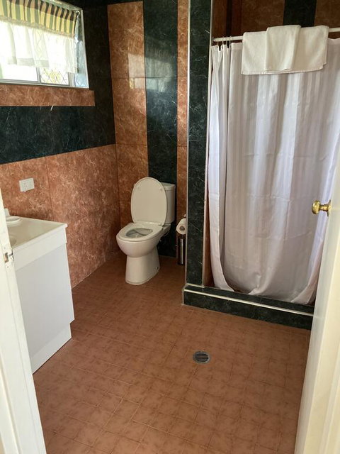 THE QUEENSLANDER MOTEL - Hotel QLD 1