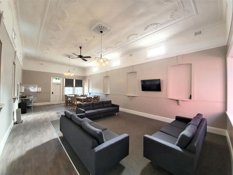 The Royal Hotel - Hotel QLD 2