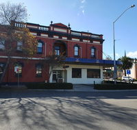 The Royal Hotel - Hotel QLD