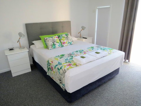 The Shores Holiday Apartments - Hotel QLD 2