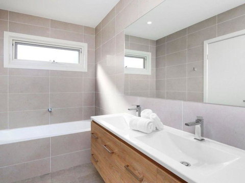 The Wharf House - Budgewoi - Hotel QLD 3