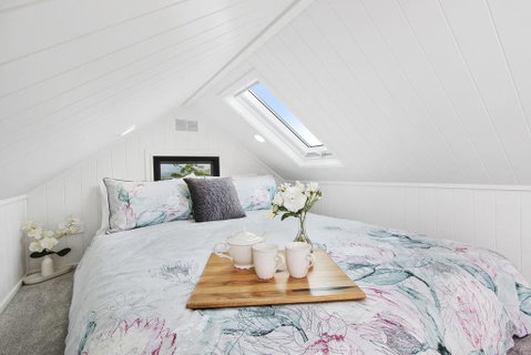 TINY HOME......BIG Views - Hotel QLD 1