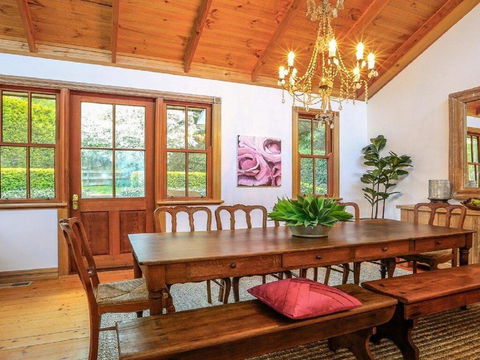 Treetops - Elegant, Inviting, Designer, Cedar Home - Hotel QLD 3