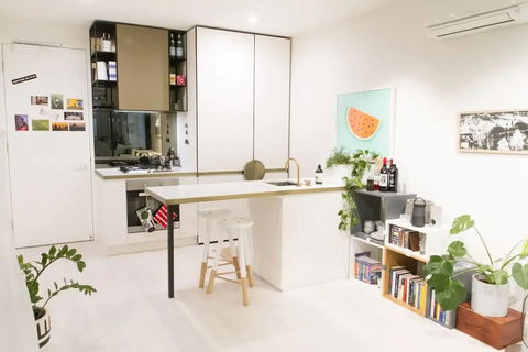 Trendy 1 Bedroom Apartment In The Heart Of Collingwood - Hotel QLD 1