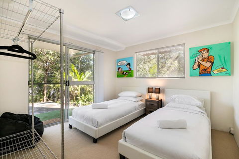 Tropical Townhouse With Two Courtyards And Pool - Hotel QLD 2