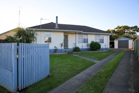 Tuna Sleepover - Hotel QLD 0