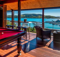 Uisce Luxury Holiday House With Jacuzzi Pool Table Cinema Premium Foxtel And Two Buggies - Hotel QLD