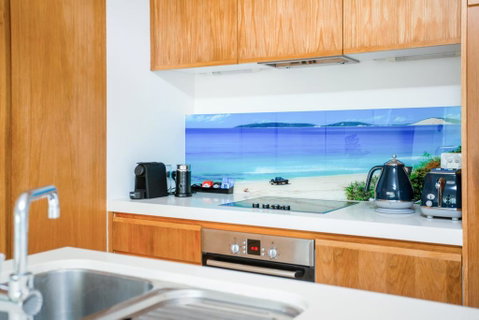 Unit 6 Plantation - Rainbow Beach, Plantation Resort, Ground Floor, Aircon, Pool, Spa - Hotel QLD 2